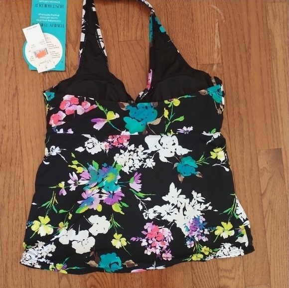 It Figures Halterkini Floral Swim Top Bust Builder 14 - Picture 4 of 15